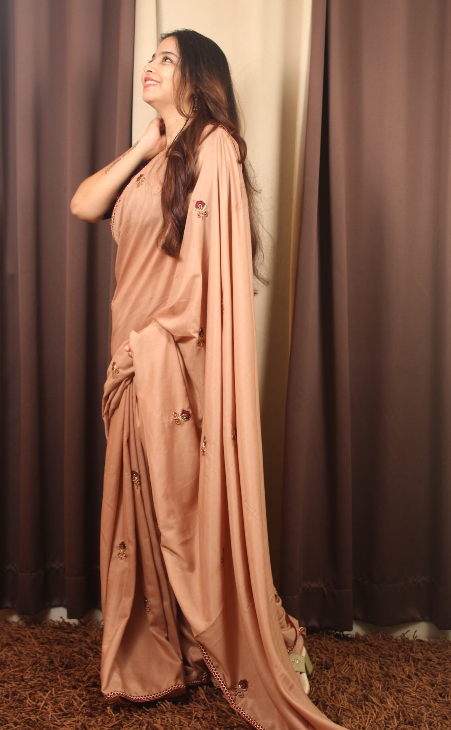 Mulmul Cotton Saree With Hand-embroidered Flower Buti Work