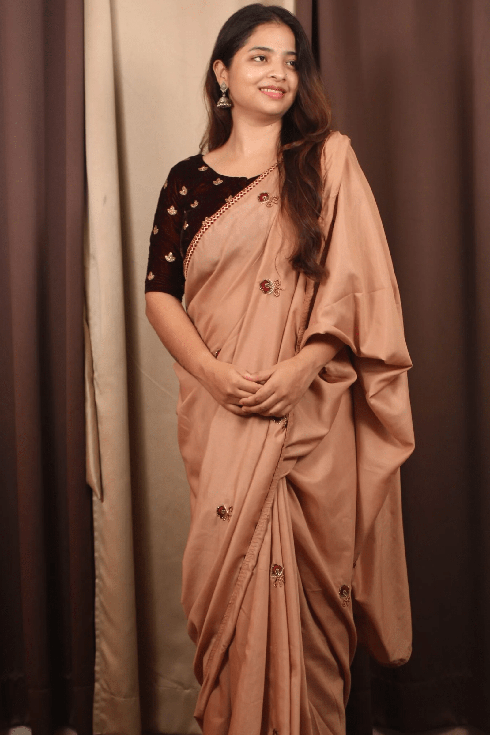 Mulmul Cotton Saree With Hand-embroidered Flower Buti Work